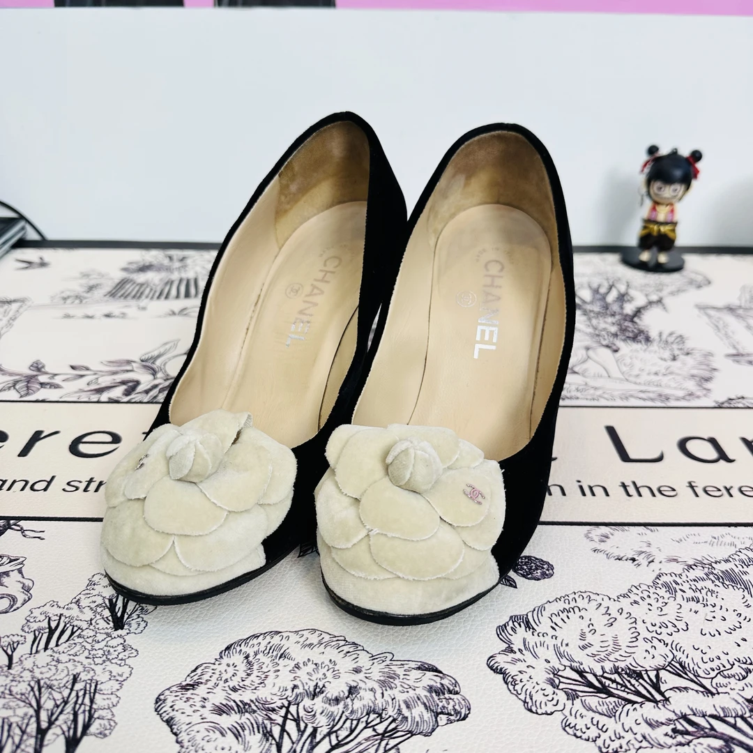 95新 Chanel/香奈儿 山茶花丝绒高跟鞋37.5码ysc0441