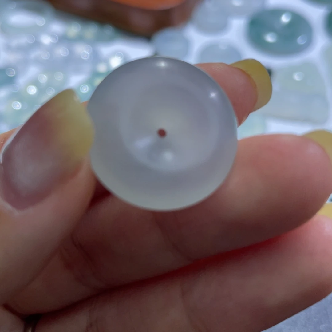 定制翡翠未镶嵌扣