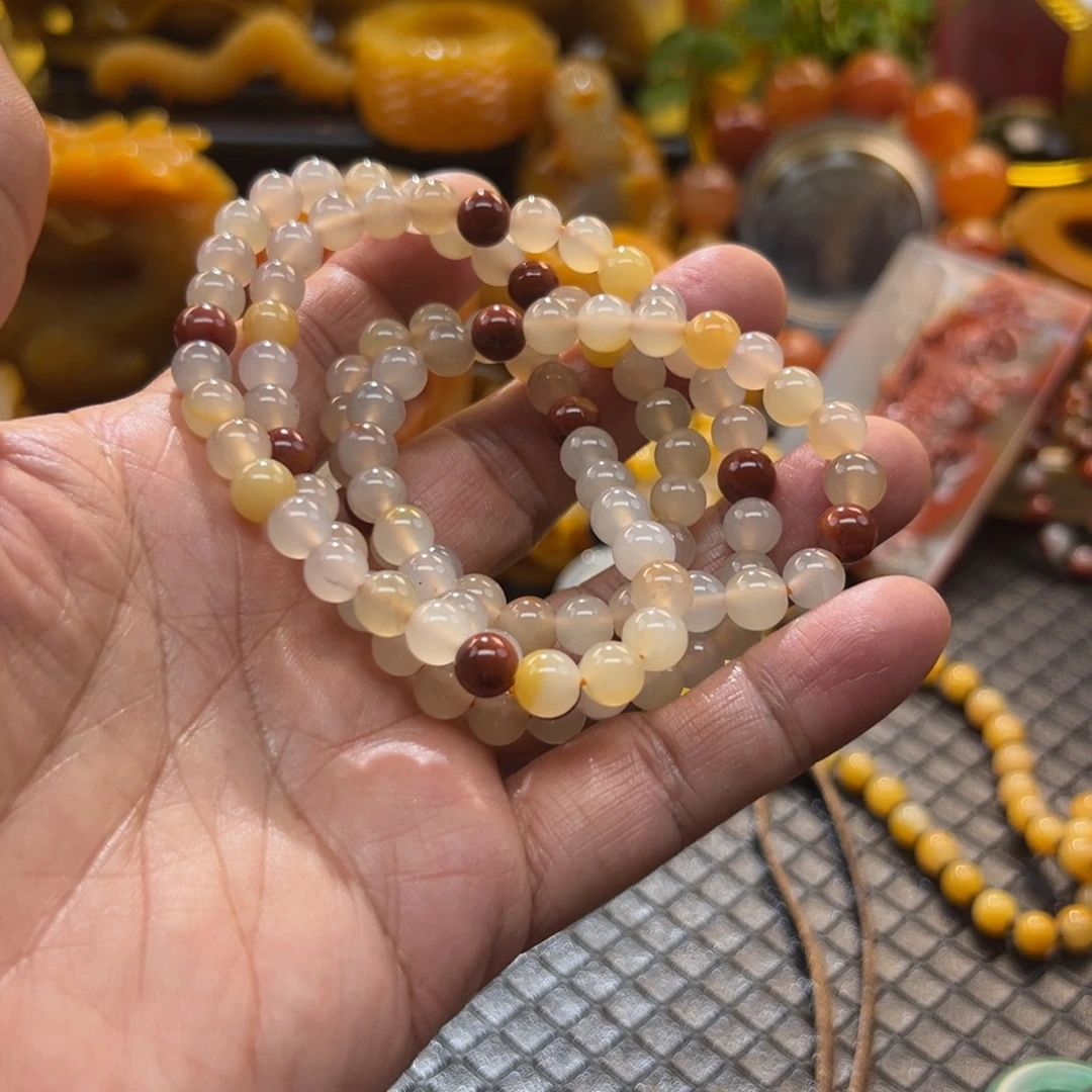 石英质玉未镶嵌颈饰