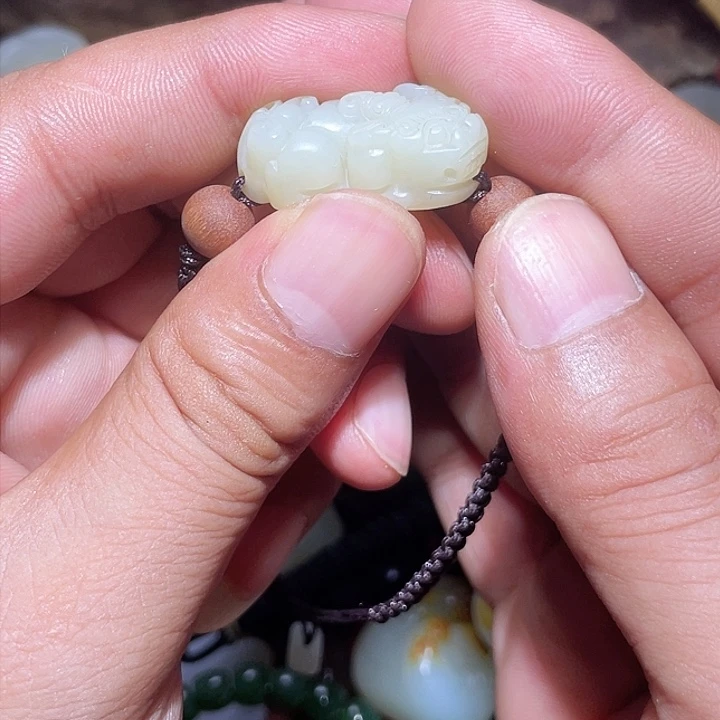 和田玉未镶嵌吊坠(不含链)老****产