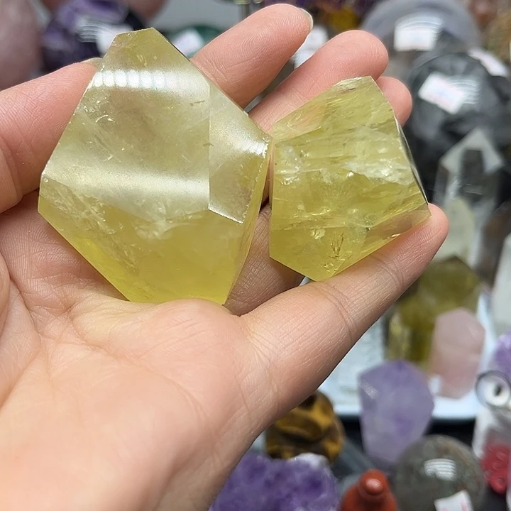 未镶嵌珠宝半成品水晶115克黄水晶随形
