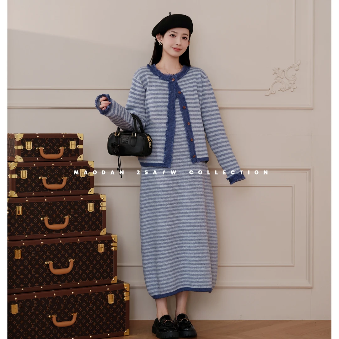 maodan/猫单【海沫冬日】孕妇套装秋冬新品时尚气质长袖外套背心裙
