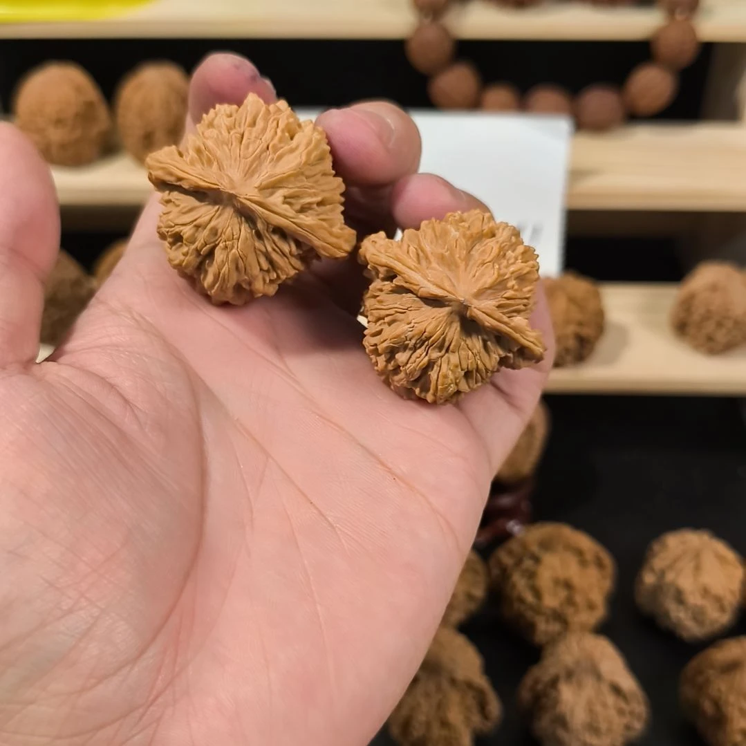 金***白吊坠文玩核桃42+楼子