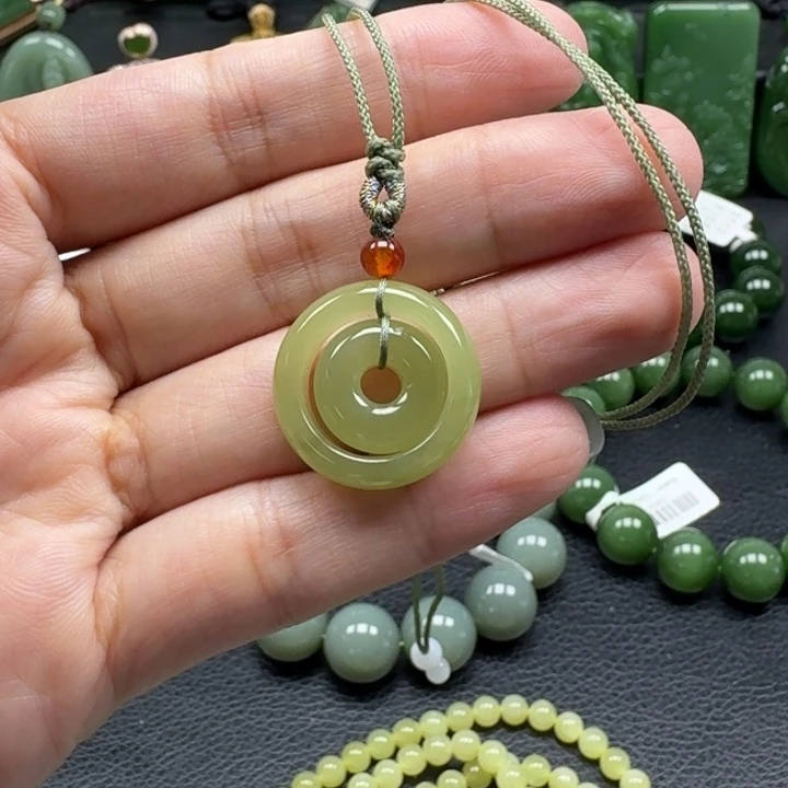 颈饰未镶嵌和田玉