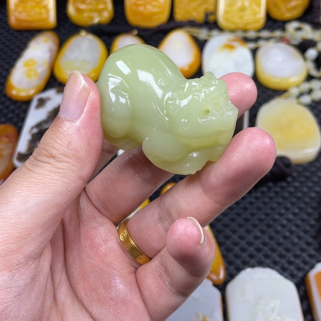颈饰未镶嵌和田玉