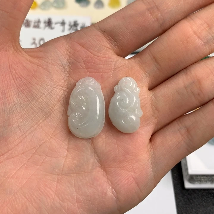 翡翠颈饰未镶嵌如意