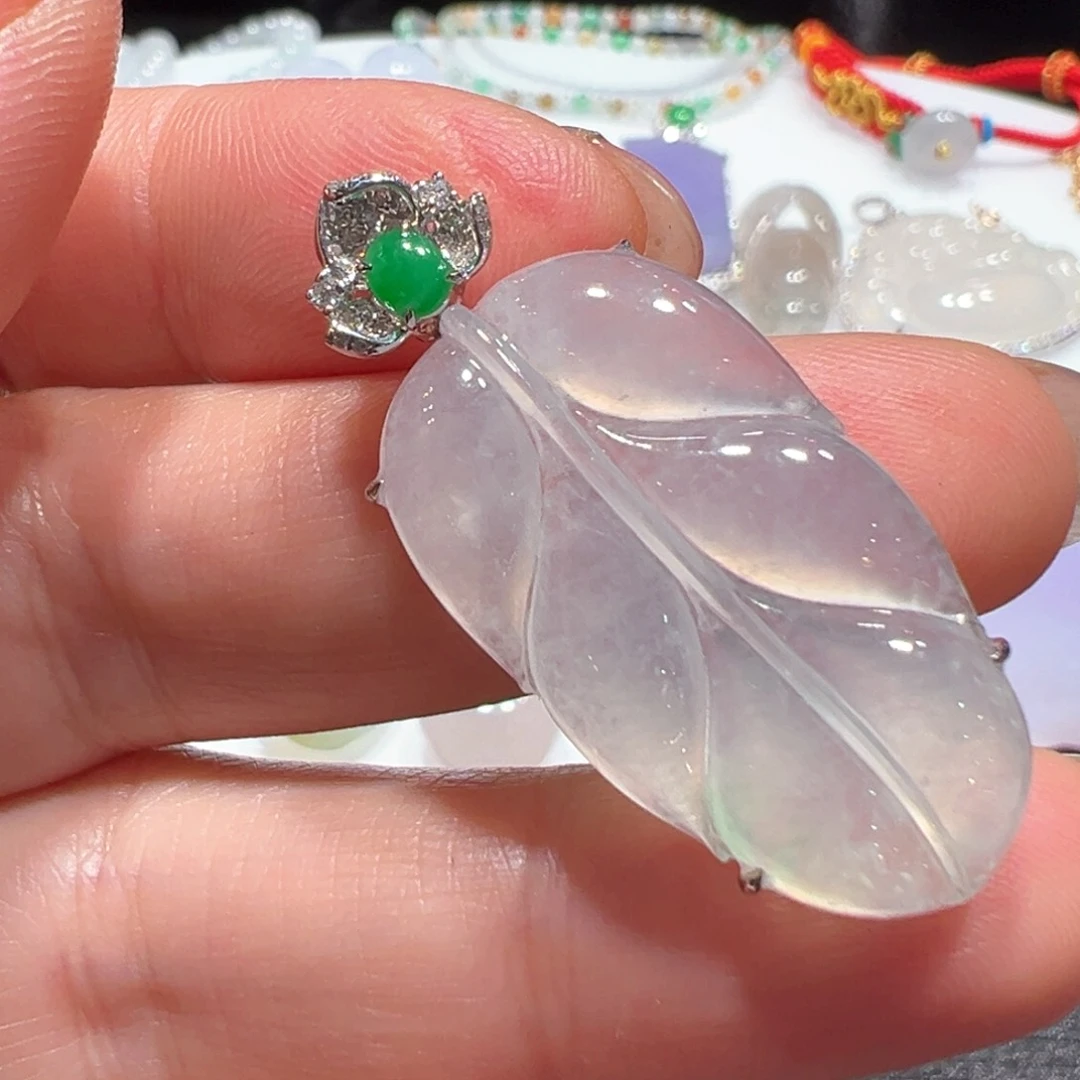 翡翠颈饰18K金镶嵌吊坠