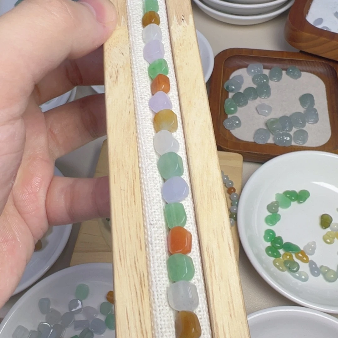 翡翠散珠通孔方块珠