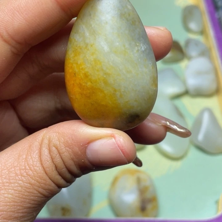 和田玉未镶嵌珠宝半成品