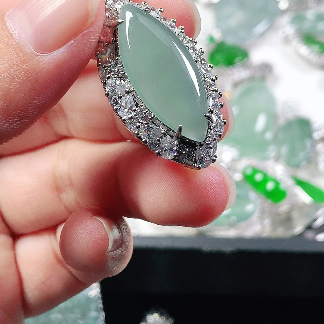 翡翠未镶嵌吊坠(不含链)