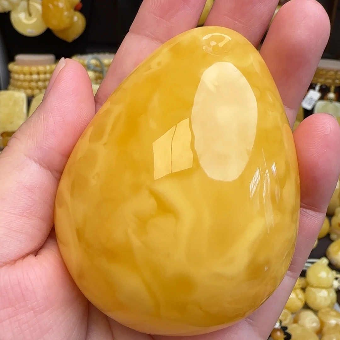 琥珀吊坠(不含链)未镶嵌天然俄料鸡油黄溶洞妖花蜜蜡水滴吊坠