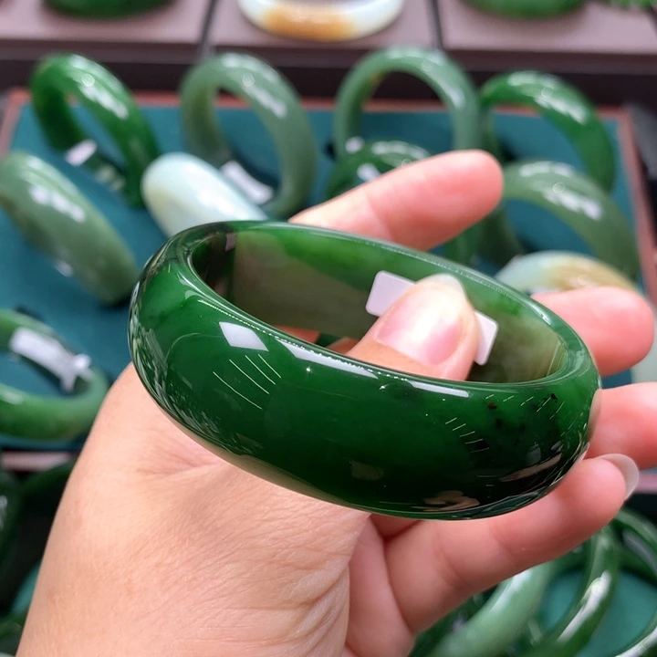 未镶嵌手镯和田玉（碧玉）