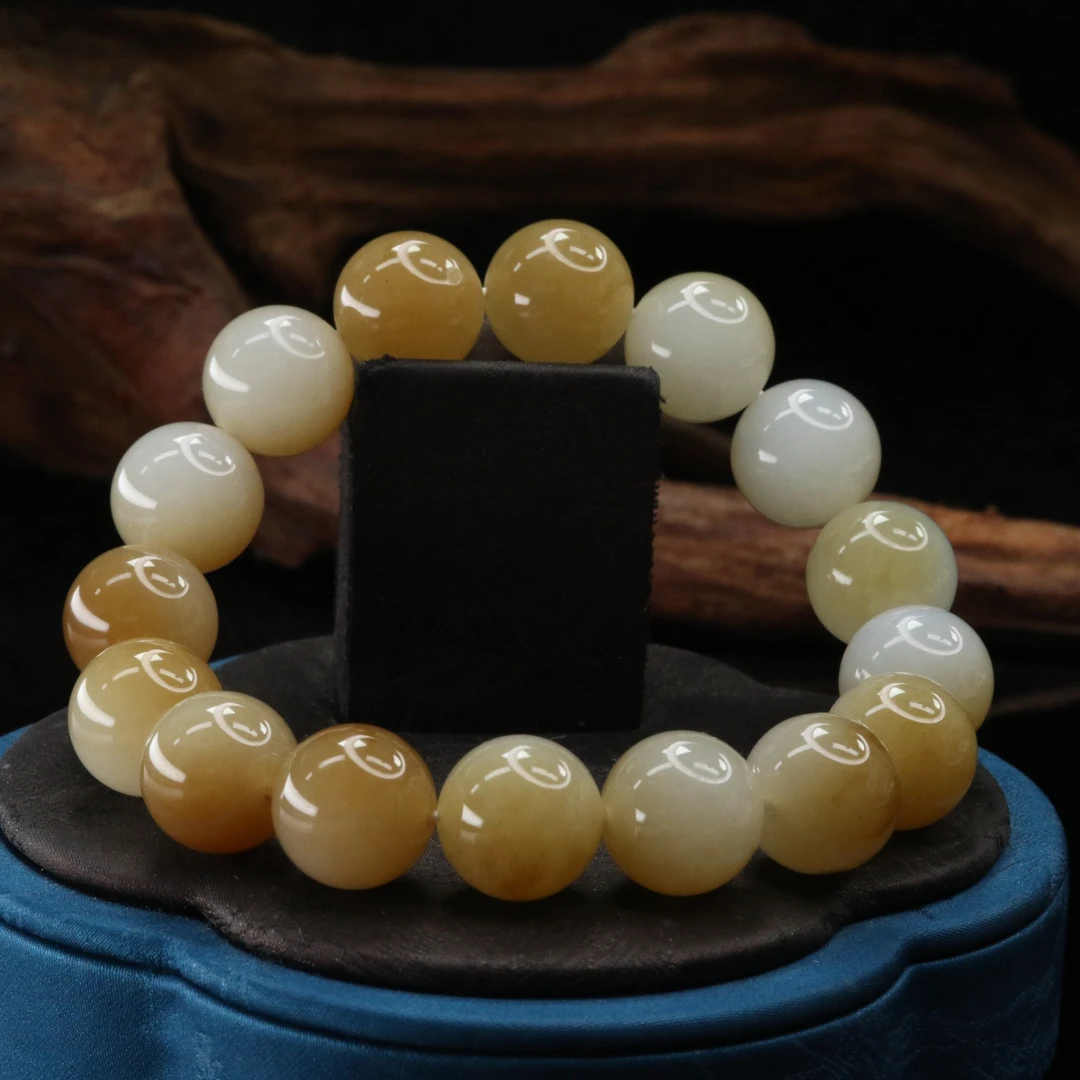 29和田玉且末糖白手串/600346北京中保拍卖