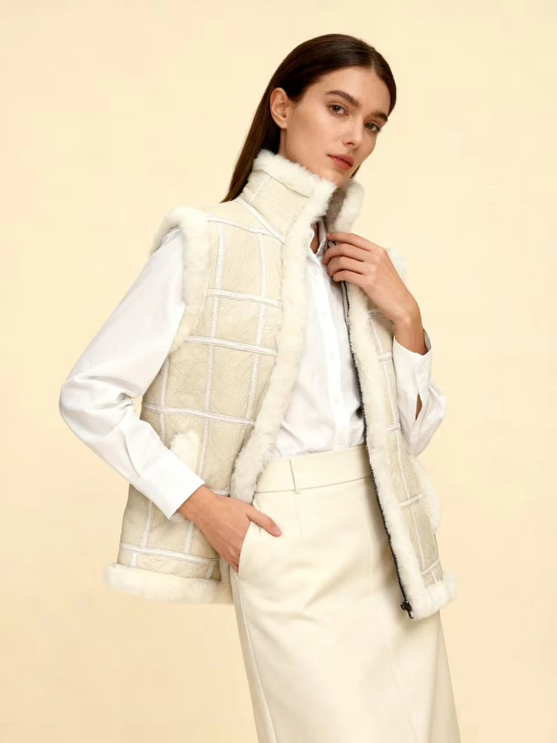 25新款冬季保暖时尚羊皮毛一体亮面真皮立领翻领女款羊毛马甲坎肩