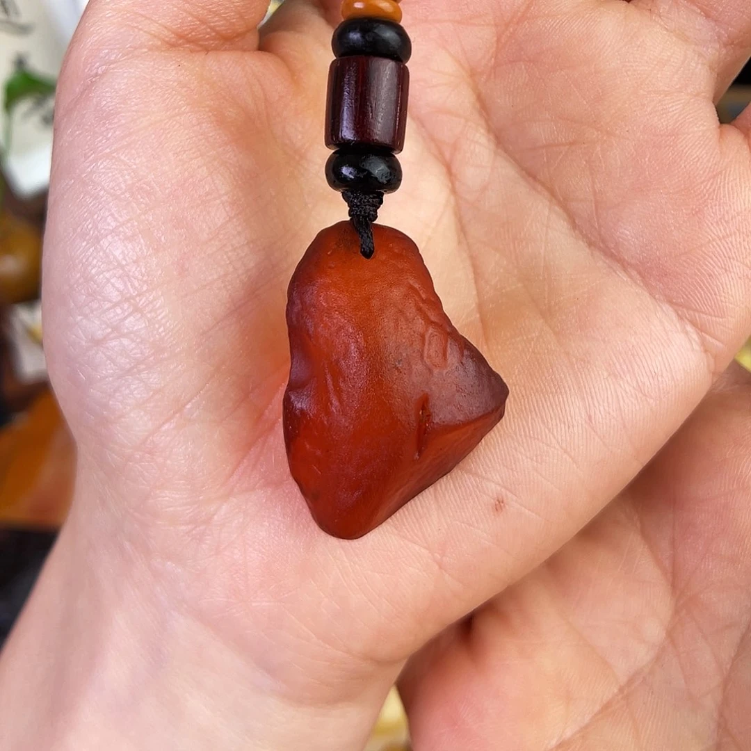 琥珀珠宝奇石未镶嵌，