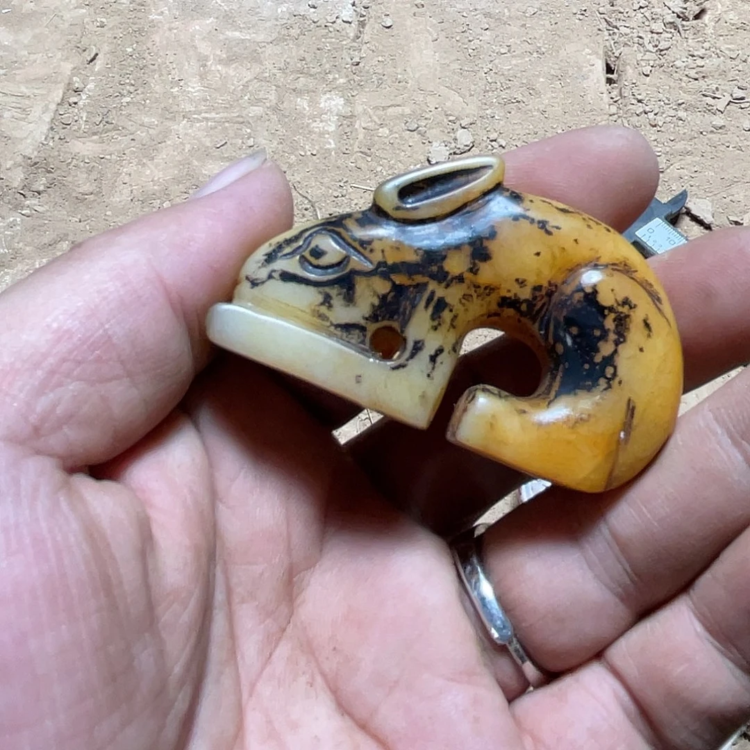 和田玉（糖玉）未镶嵌颈饰