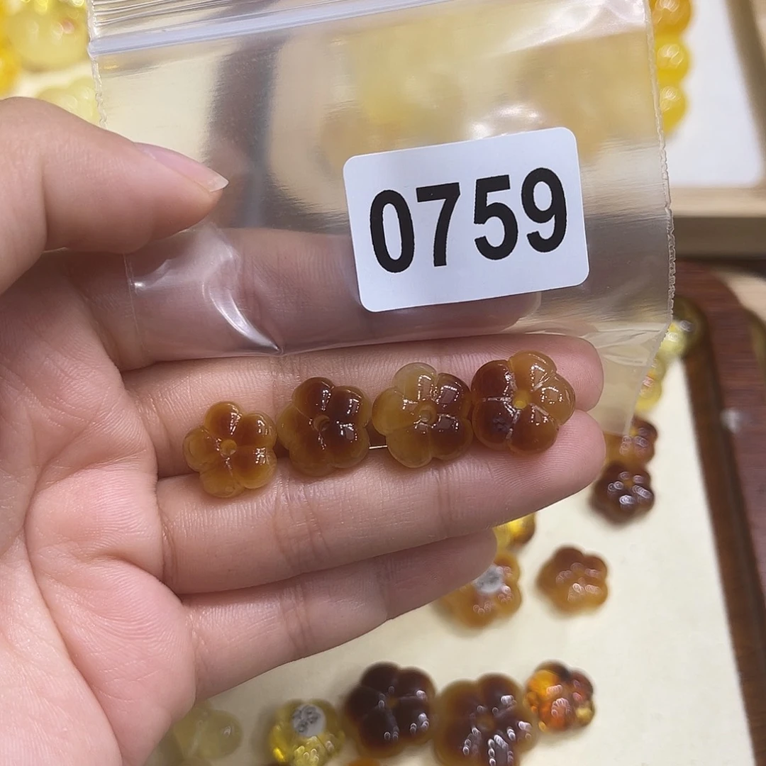 琥珀未镶嵌珠宝奇石