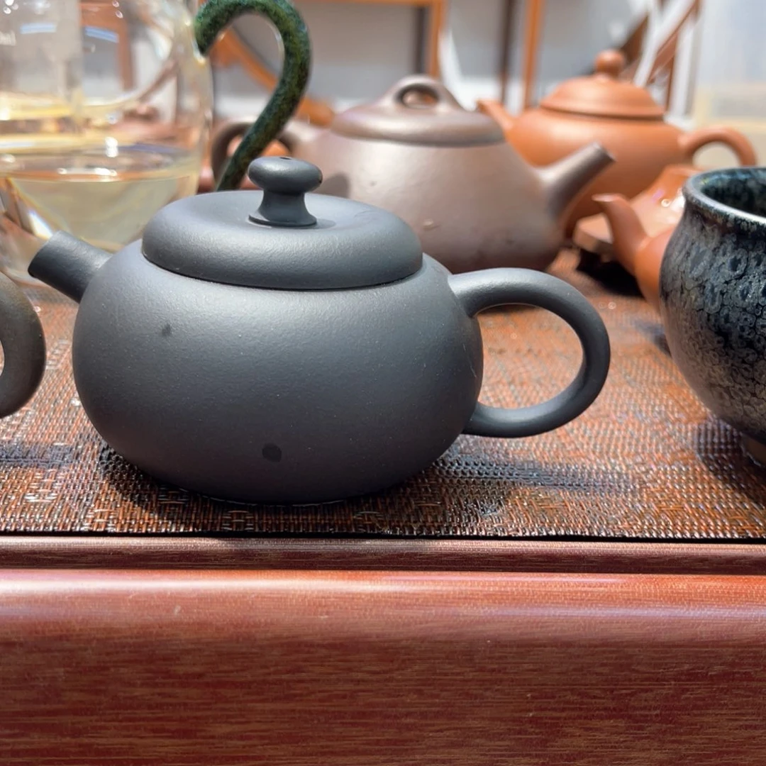 紫砂茶壶否***。哈哈哈哈哈