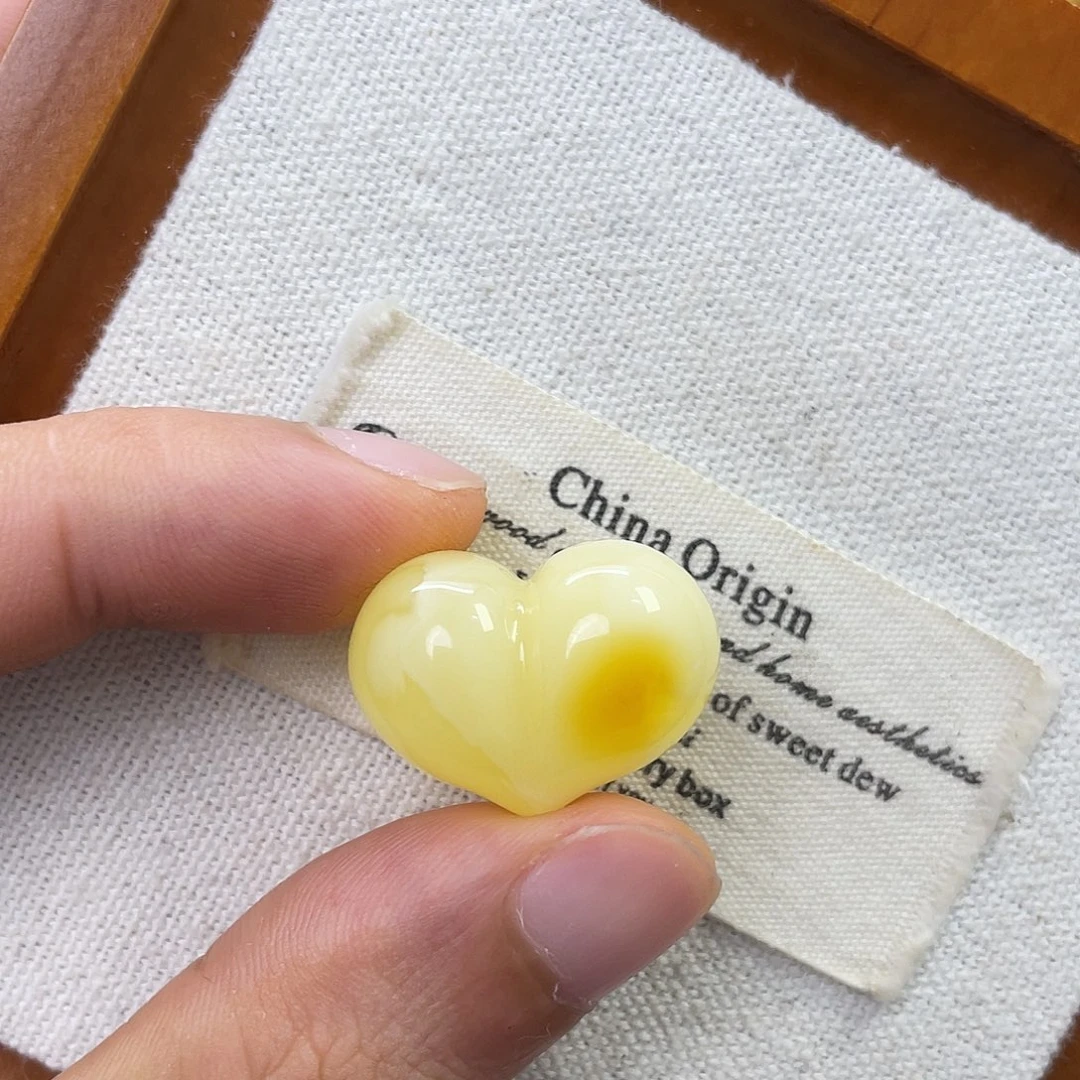 喵***咪未镶嵌琥珀珠宝奇石屁桃