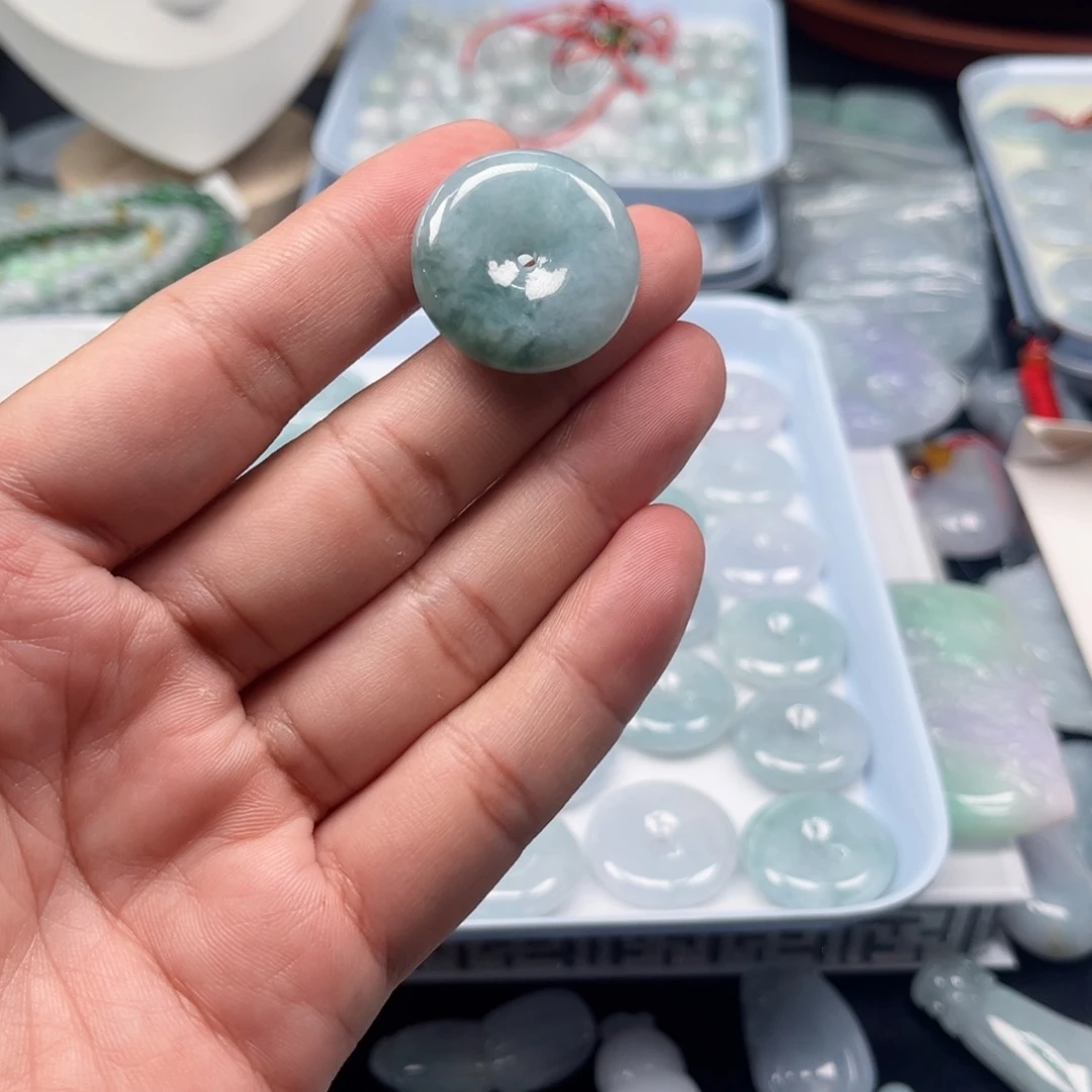 柠***香翡翠未镶嵌颈饰天然翡翠A货