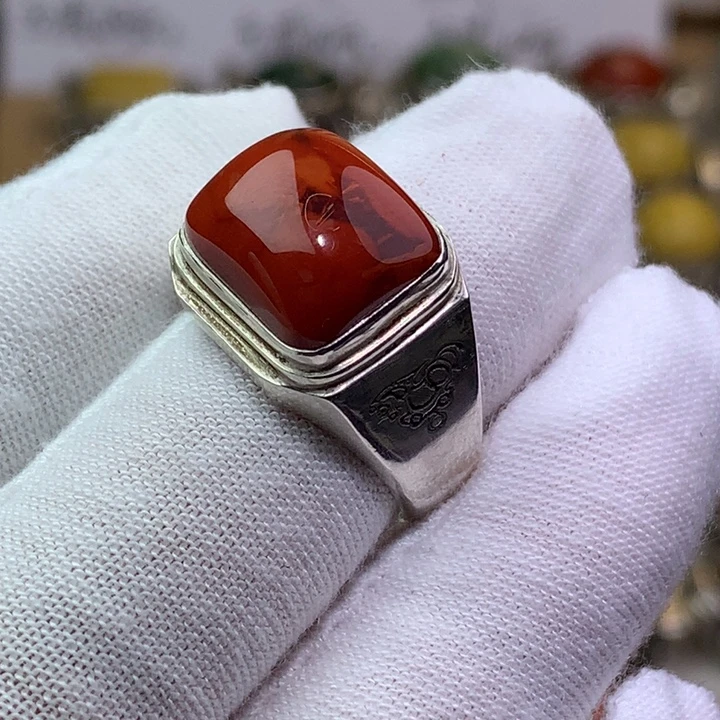 南红玛瑙足银镶嵌戒指