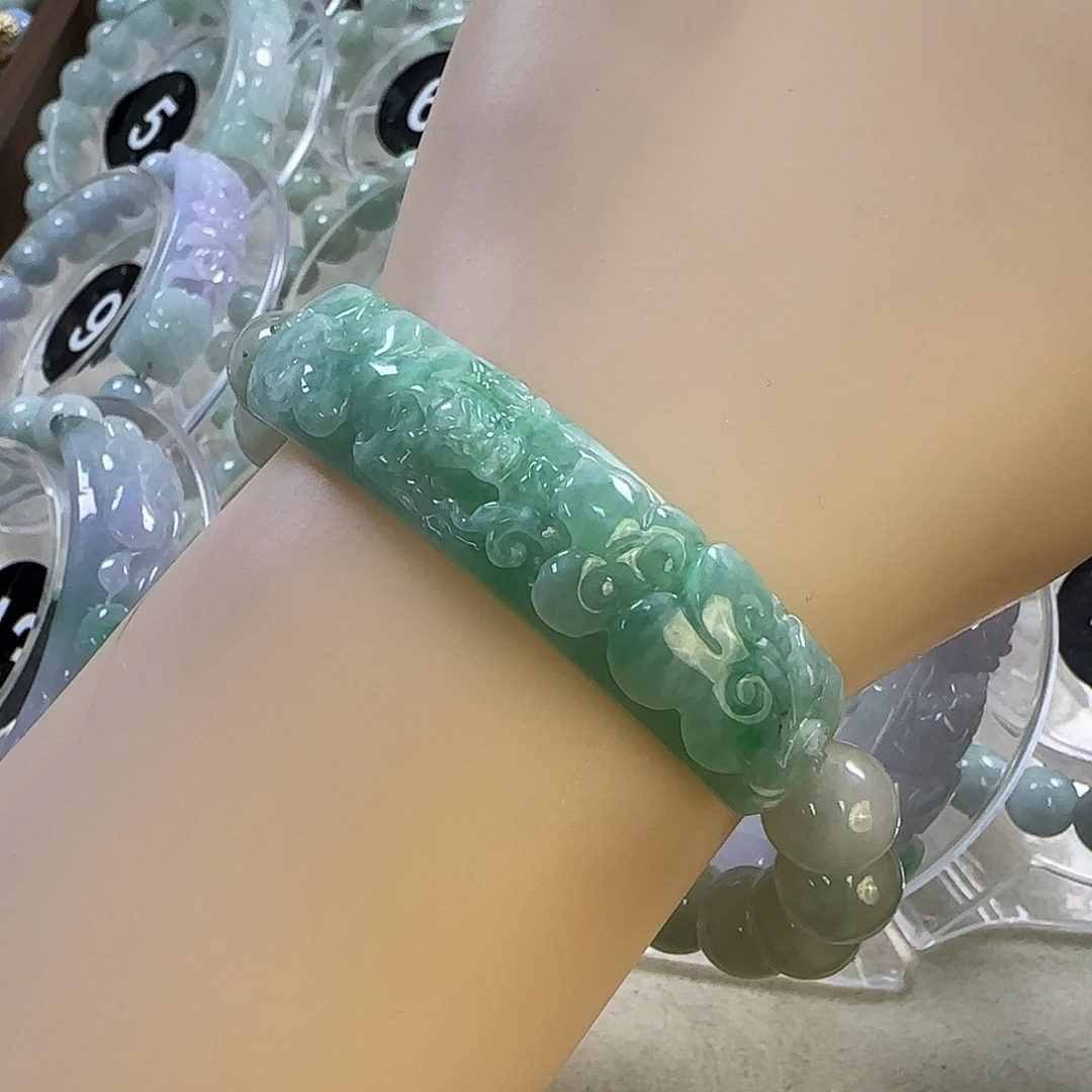 翡翠未镶嵌颈饰手牌5661