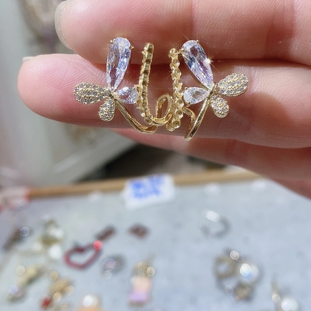 淡水珍珠银S925镶嵌耳饰