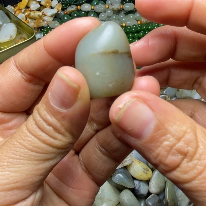 和田玉未镶嵌珠宝半成品