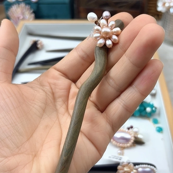墨***白未镶嵌发饰淡水珍珠