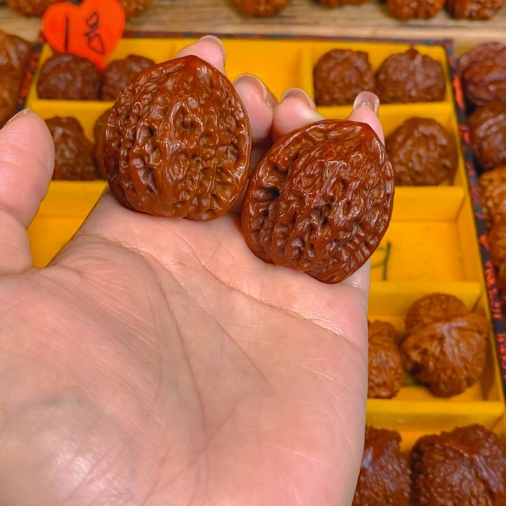 桃核吊坠闷***主金公子一对12LXP#00#