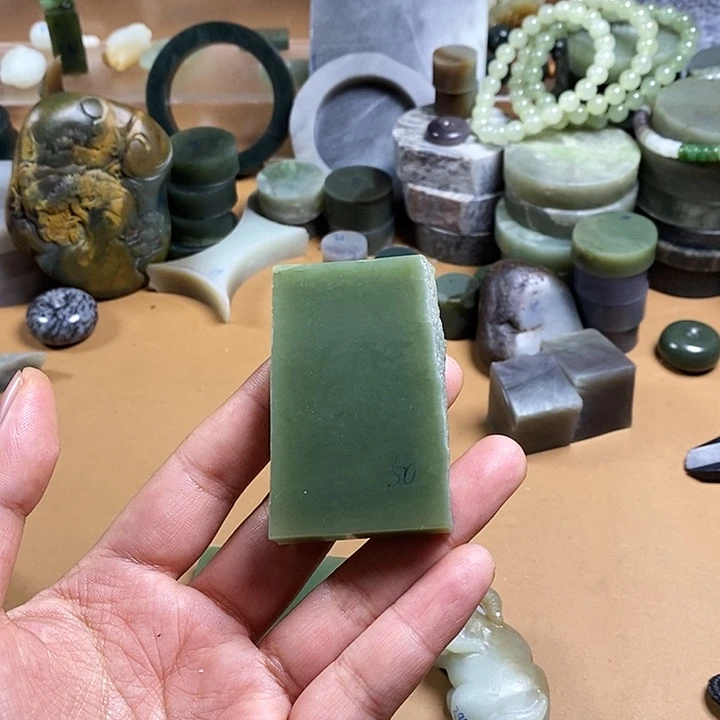 1***一和田玉（糖玉）未镶嵌珠宝半成品