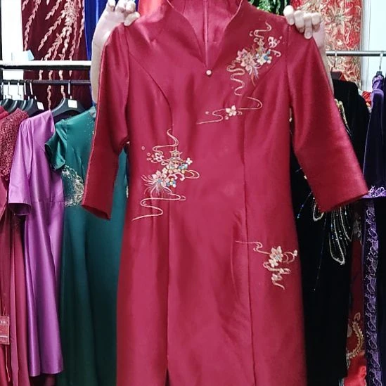 刺绣礼服裙l码110斤以内