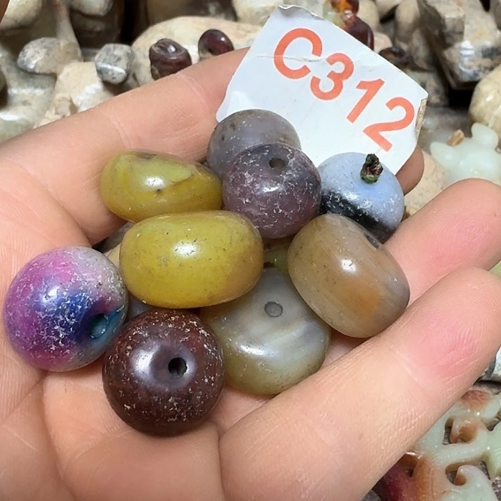 玛瑙/玉髓颈饰未镶嵌三*