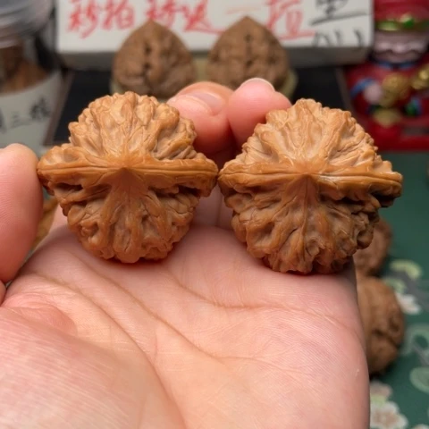 【闪购商品】把件文玩核桃39.5龙门涧