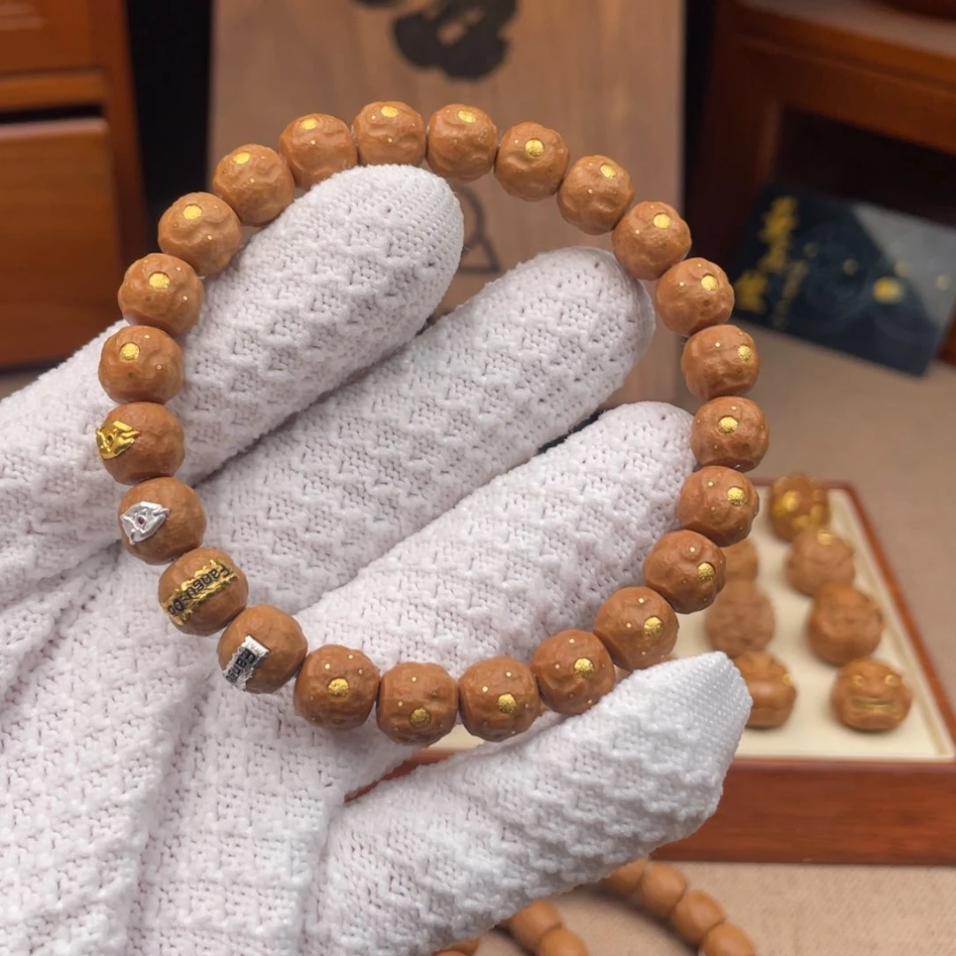 猴头核桃把件小**?向云端