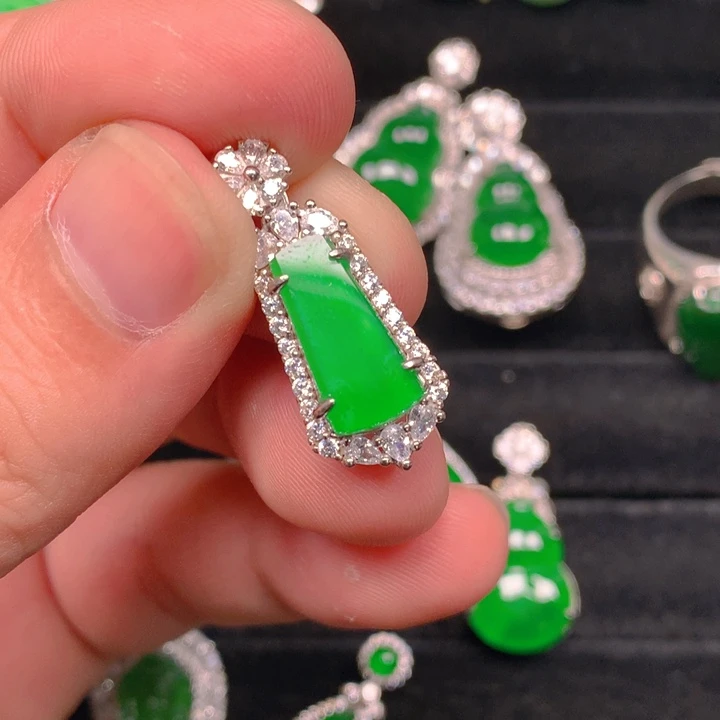 翡翠银S925镶嵌颈饰