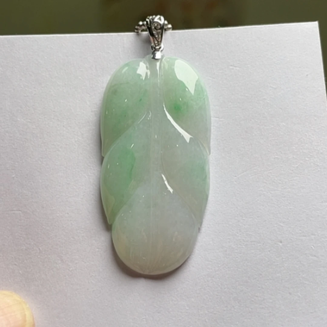 【闪购商品】吊坠(不含链)18K金镶嵌翡翠