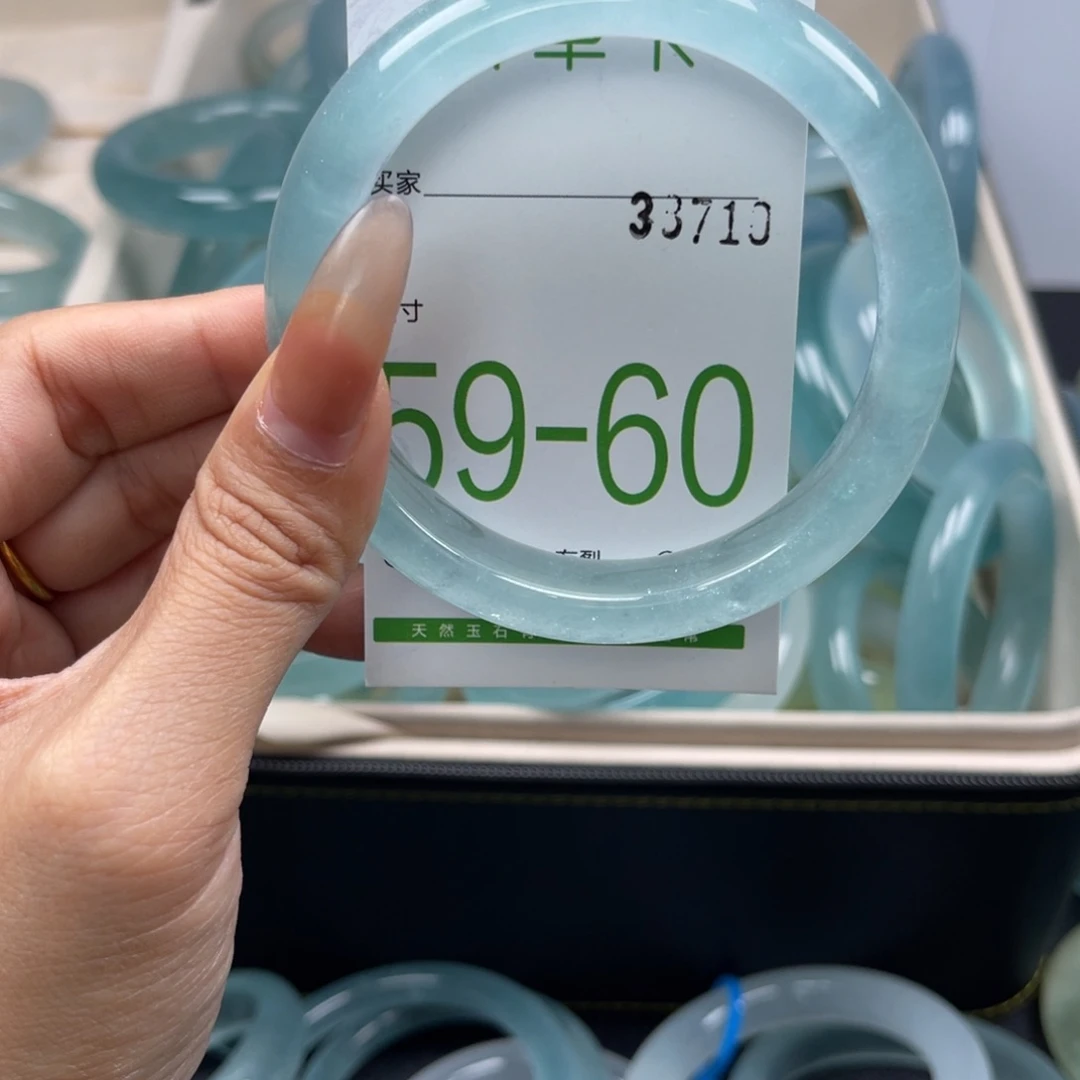 石英岩玉手镯未镶嵌