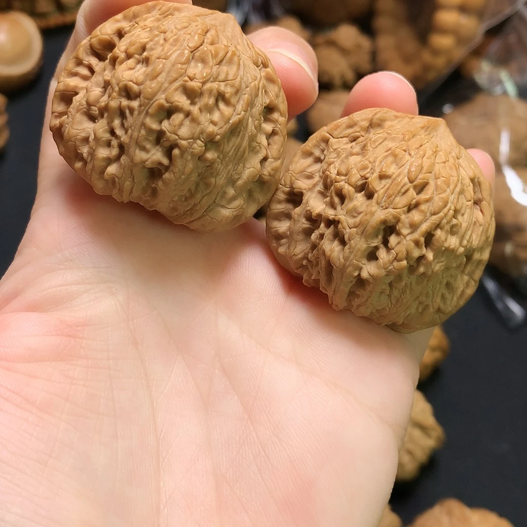 文玩核桃把件绣球41