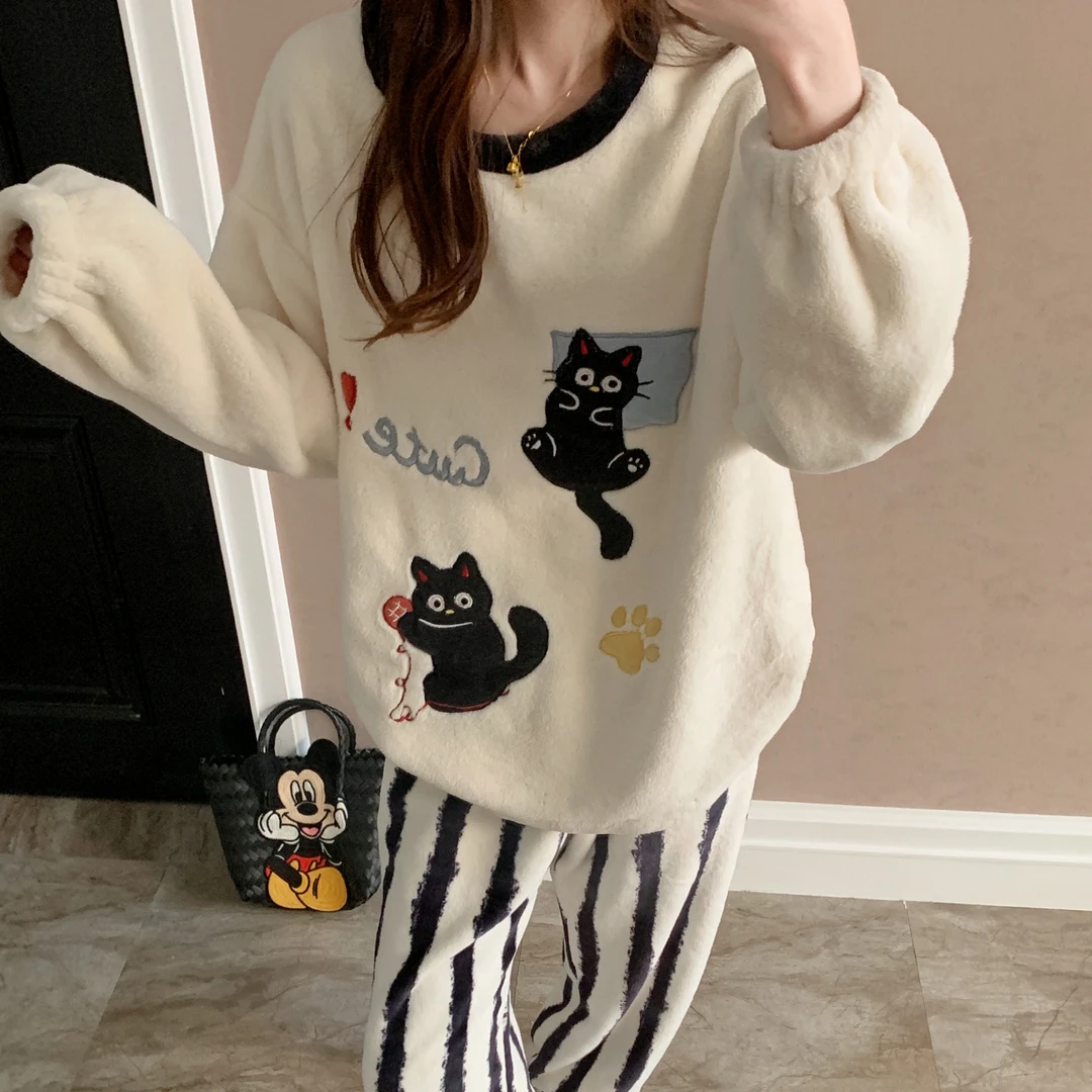 可爱睡衣女新款冬天黑色猫咪法兰绒加厚保暖珊瑚绒学生家居服套装