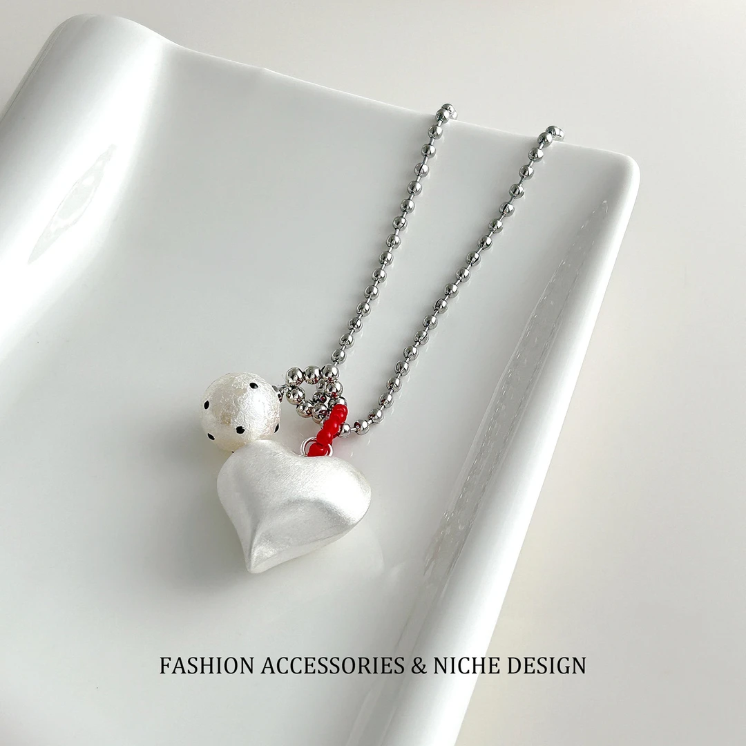 铜合金合成锆石项链 银色爱心吊坠项链小众设计感珍珠白时尚百搭