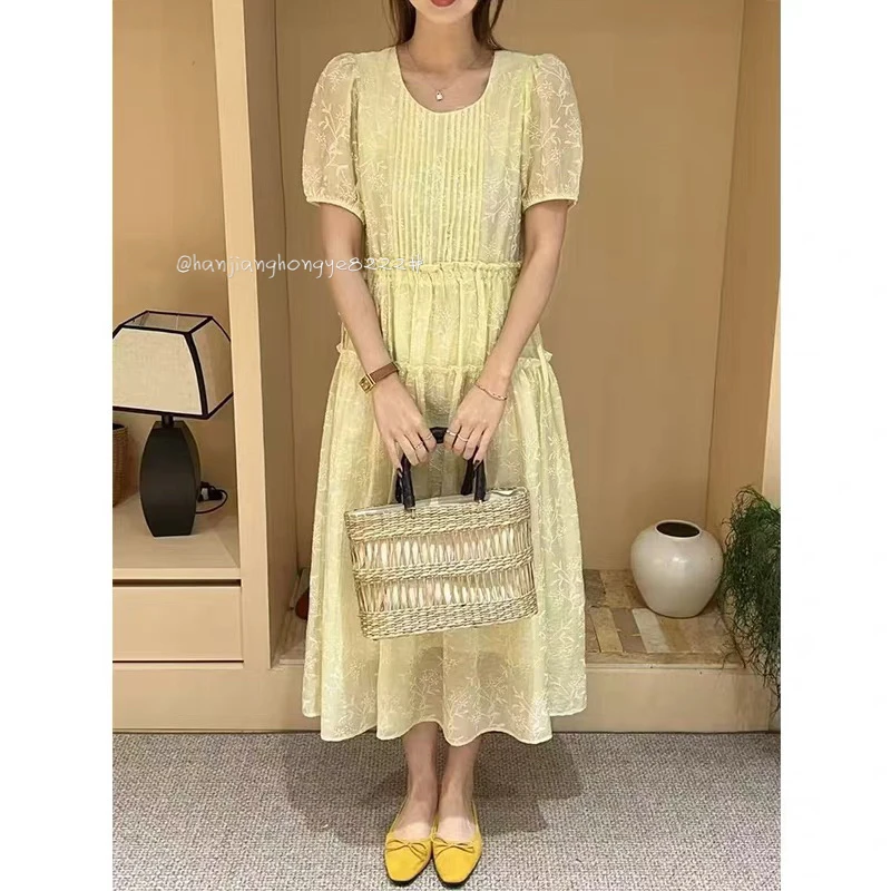 8222 高级感气质刺绣简约品质夏季新款连衣裙