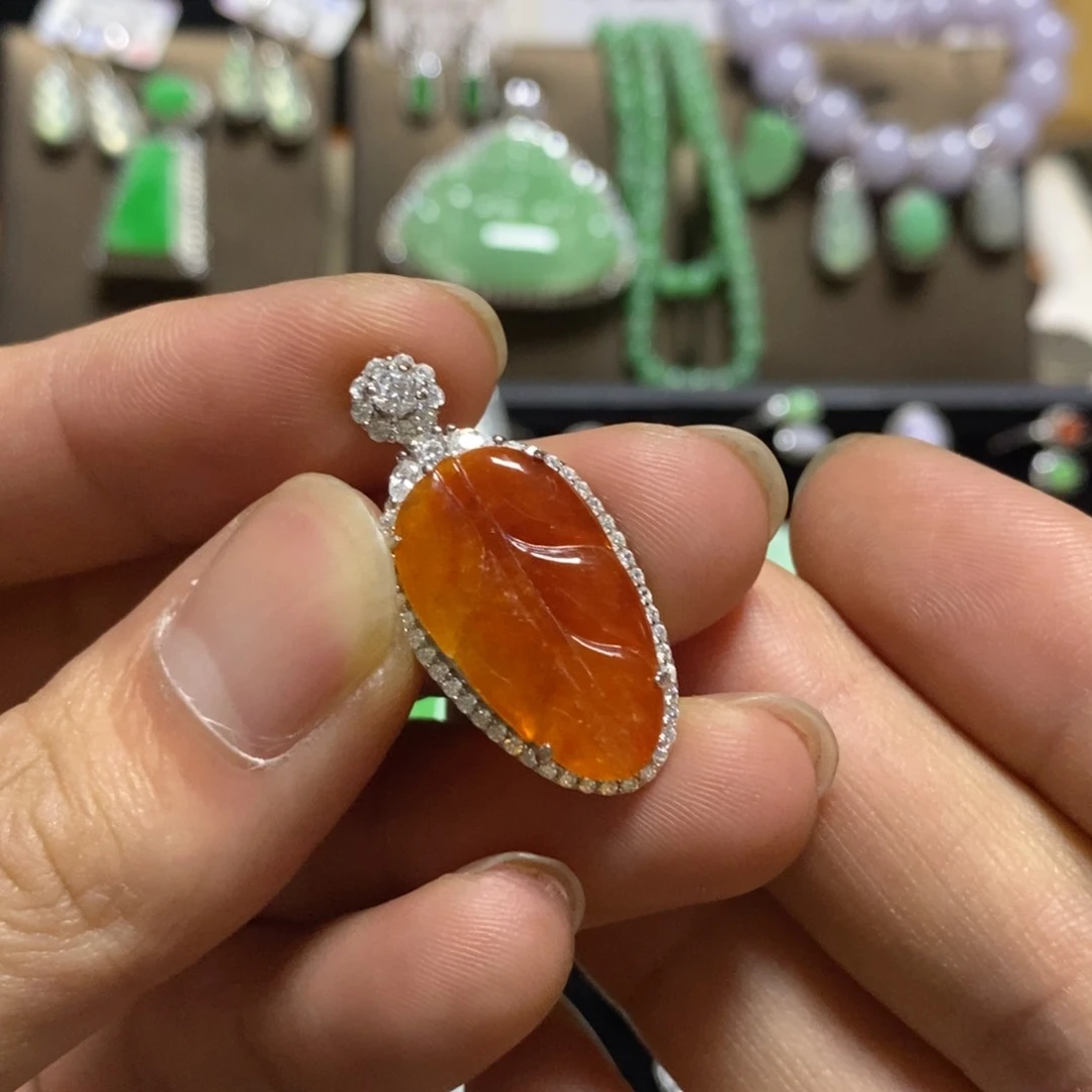 翡翠颈饰银S925镶嵌天然翡翠