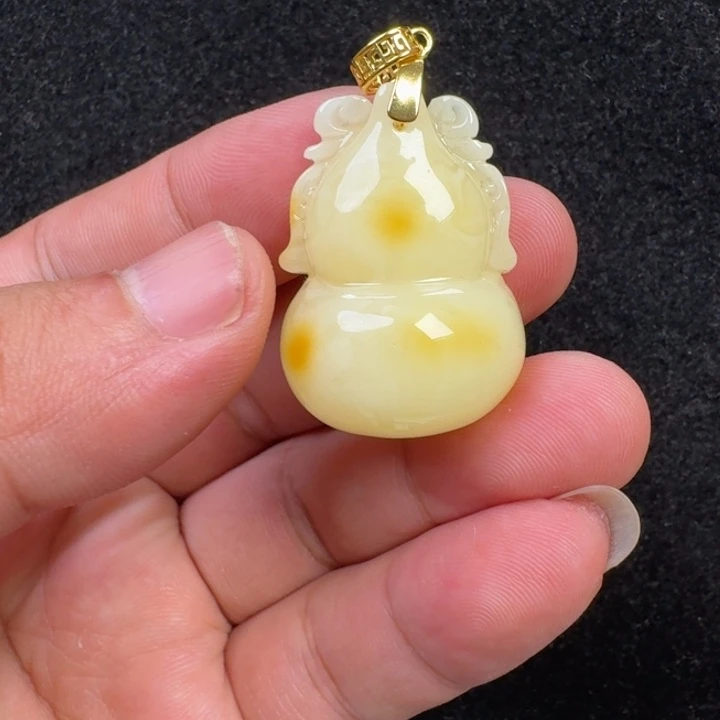 蜜蜡未镶嵌珠宝奇石