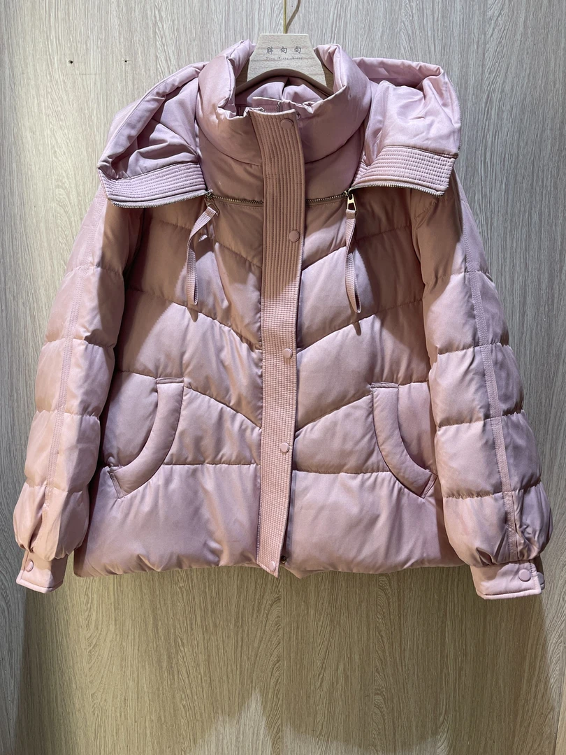 芮娜依莲冬装新款9873简约大方款连帽舒适百搭棉服