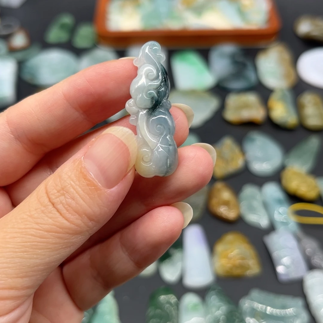 颈饰未镶嵌翡翠双如意