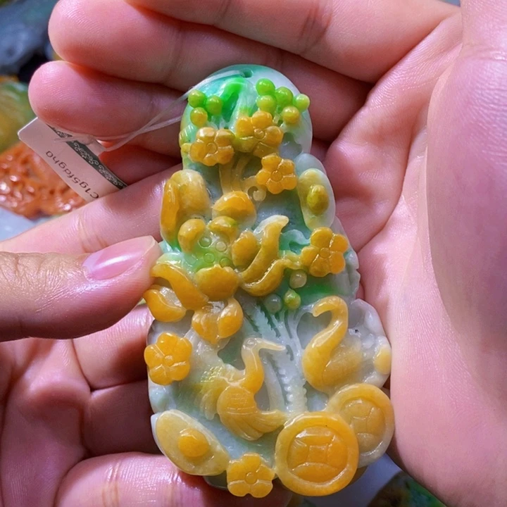 未镶嵌定制翡翠元翡翠山水牌