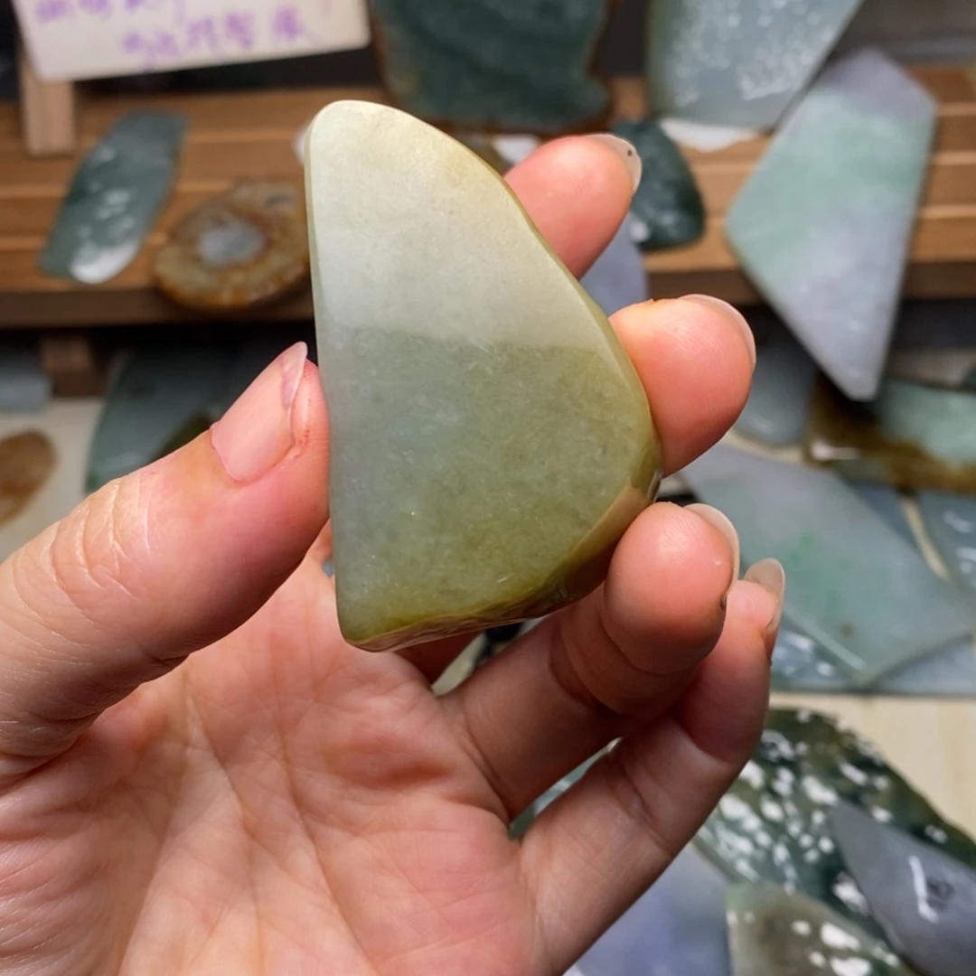 翡翠未镶嵌颈饰天然