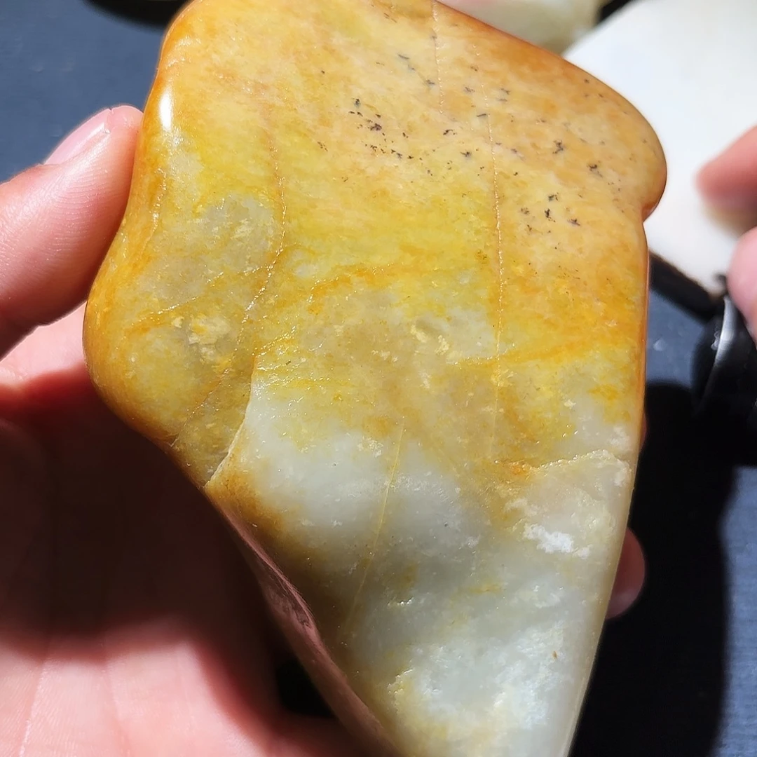 和田玉（糖玉）未镶嵌挂件