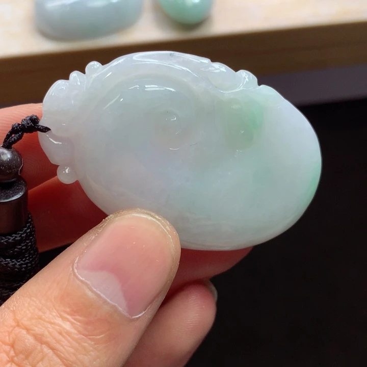 翡翠未镶嵌颈饰吊坠